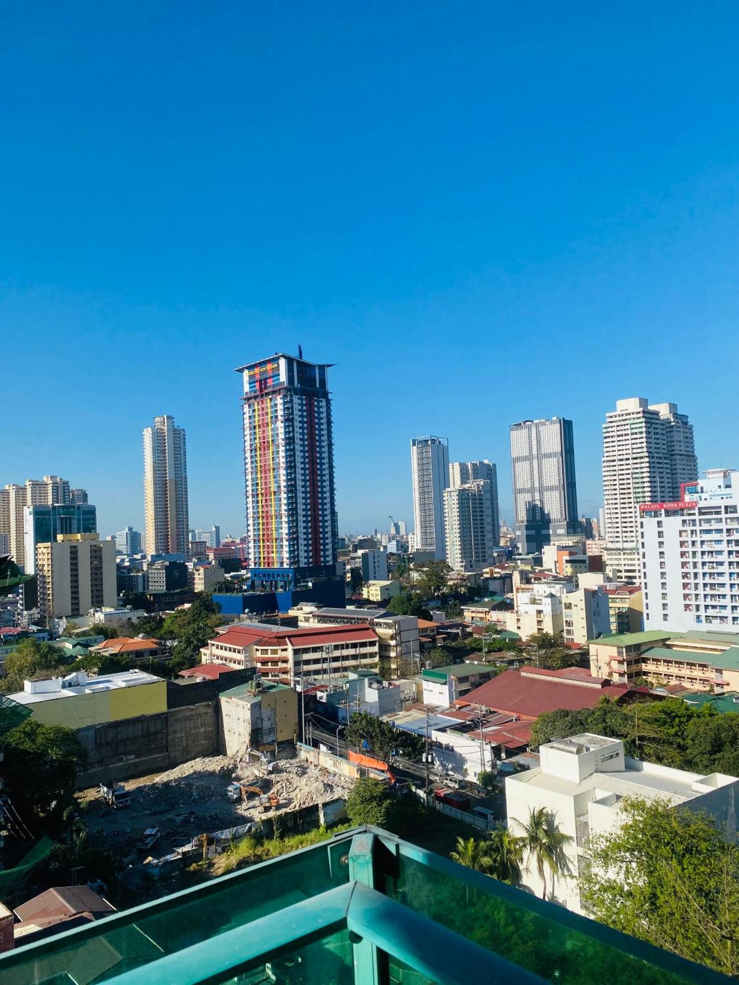 Baywatch Tower Manila Exterior foto