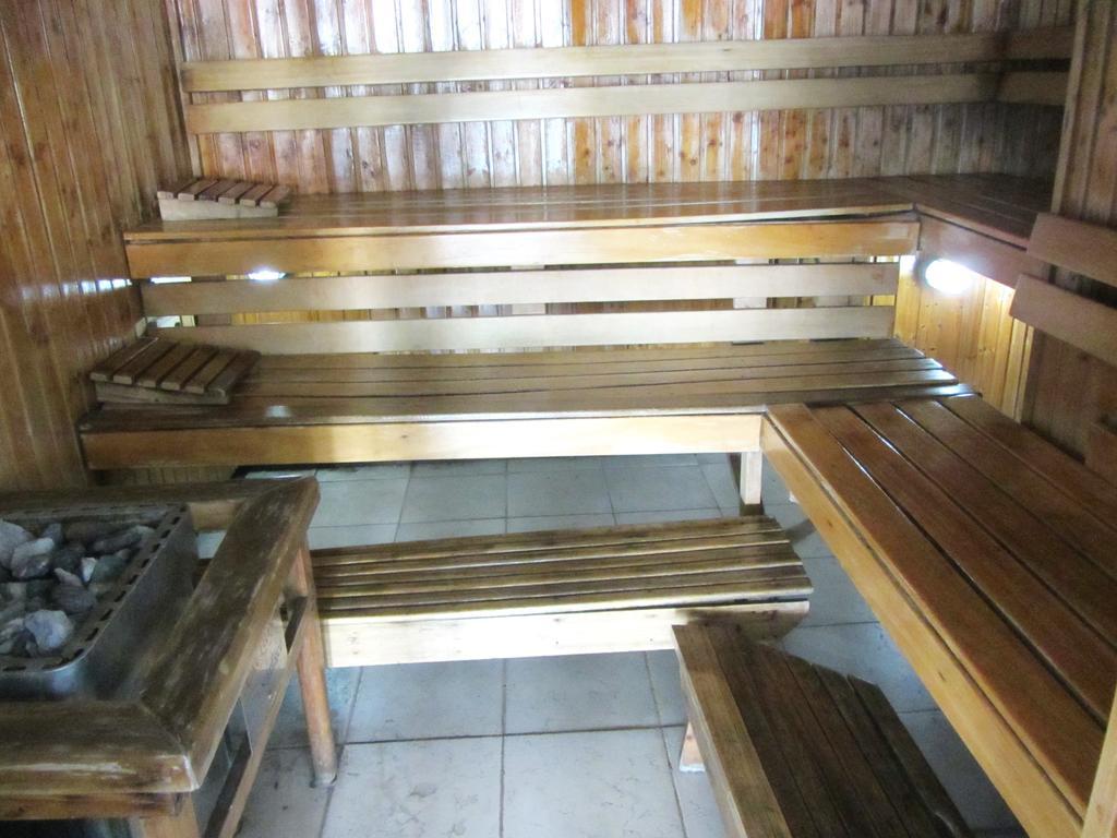 Baywatch Tower Manila Exterior foto